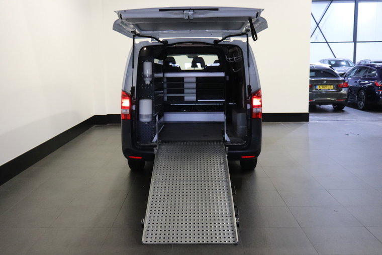 Vehicle Image 9