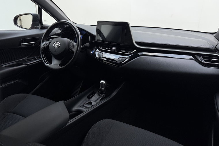 Vehicle Image 16