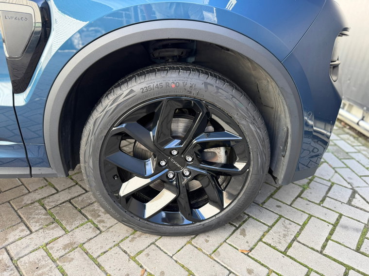 Vehicle Image 17