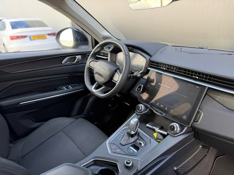 Vehicle Image 22