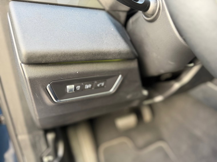 Vehicle Image 37