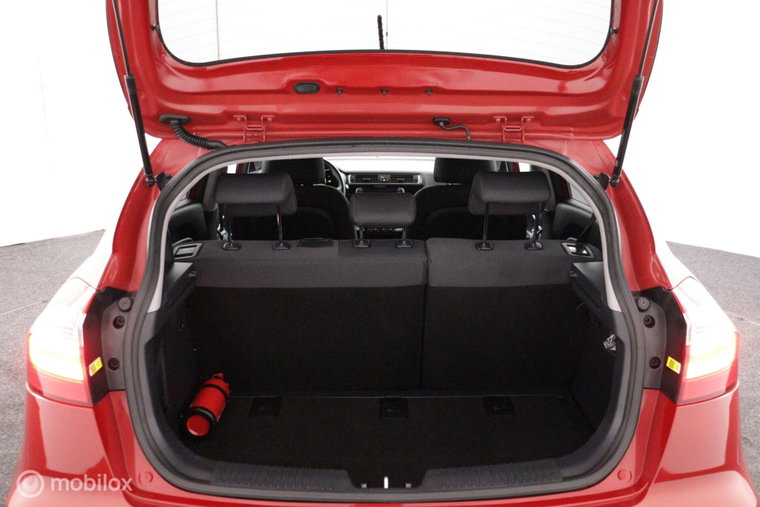 Vehicle Image 37
