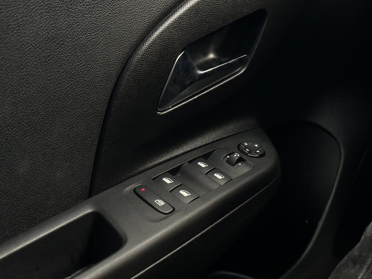 Vehicle Image 28