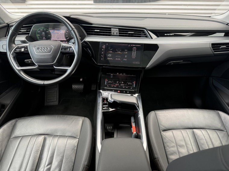 Vehicle Image 25