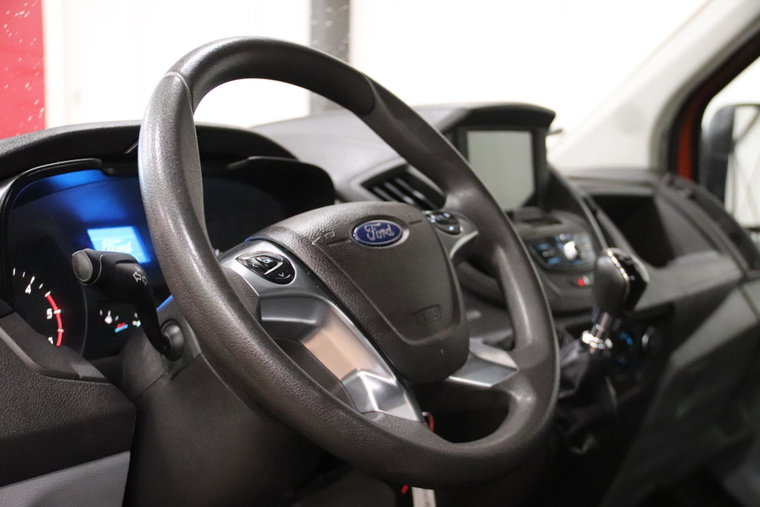 Vehicle Image 8
