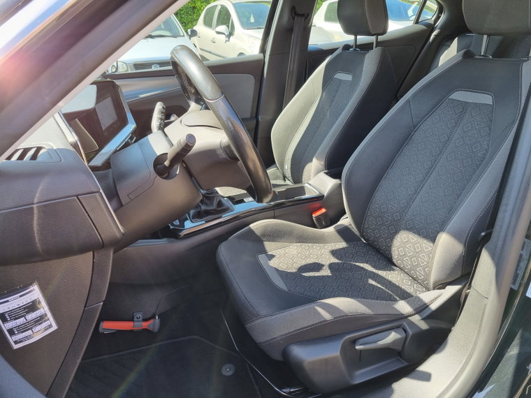Vehicle Image 22