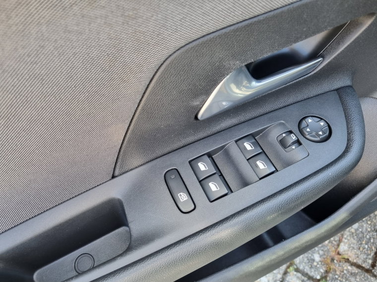 Vehicle Image 24