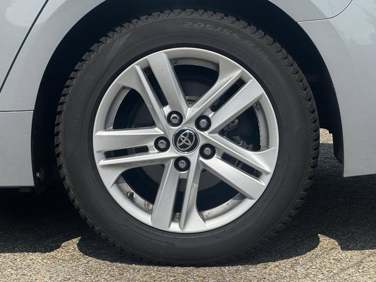 Vehicle Image 14