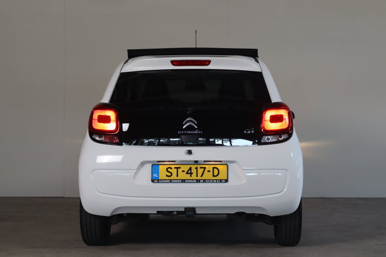 Vehicle Image 16