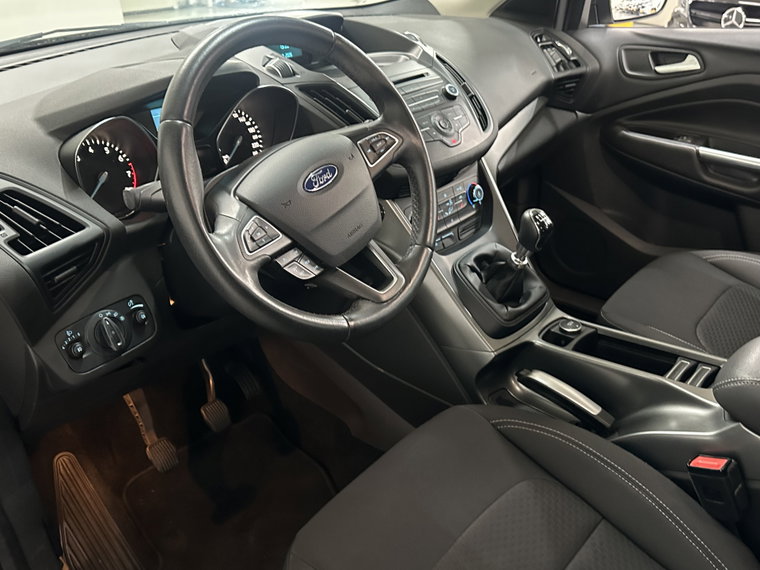 Vehicle Image 14