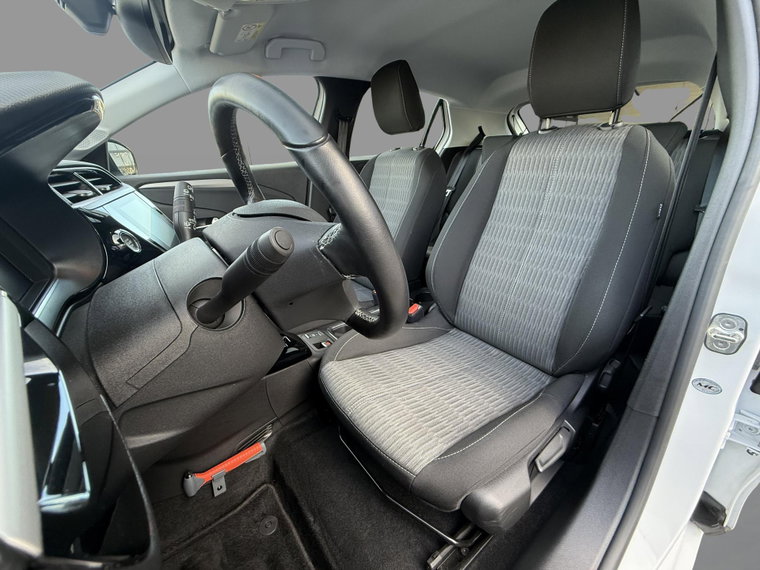 Vehicle Image 19