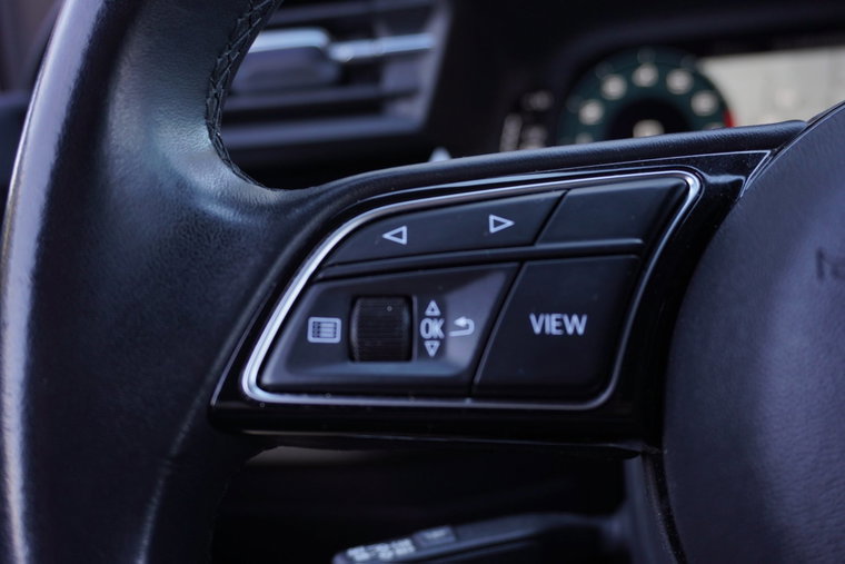 Vehicle Image 19