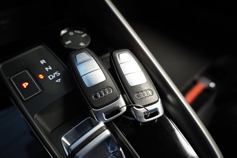 Vehicle Image 30