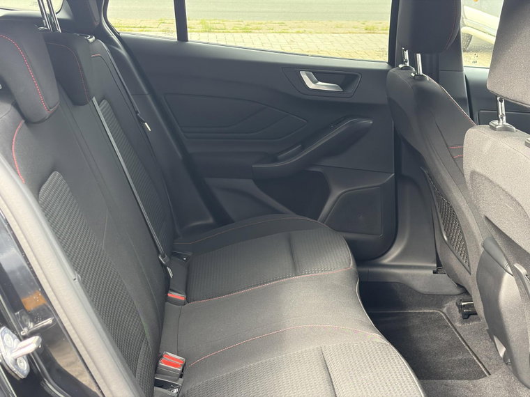 Vehicle Image 26