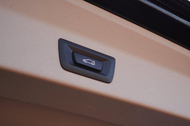 Vehicle Image 38