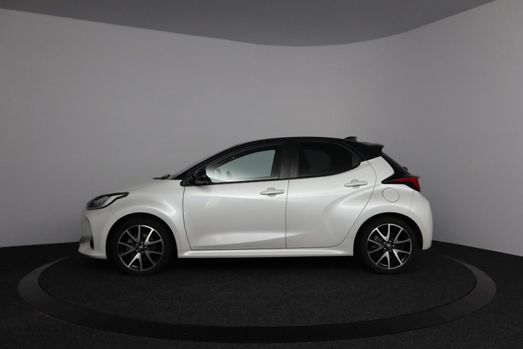Vehicle Image 12