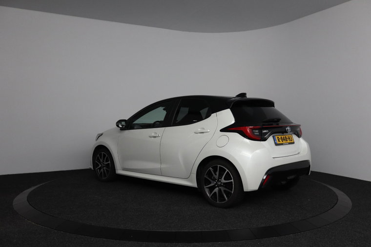 Vehicle Image 11