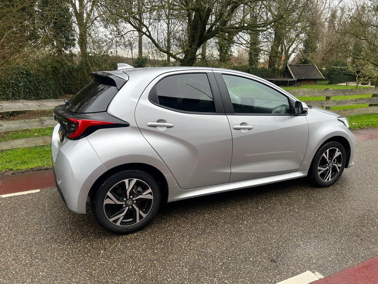 Vehicle Image 9