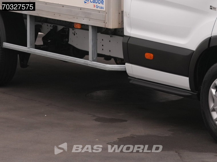 Vehicle Image 36