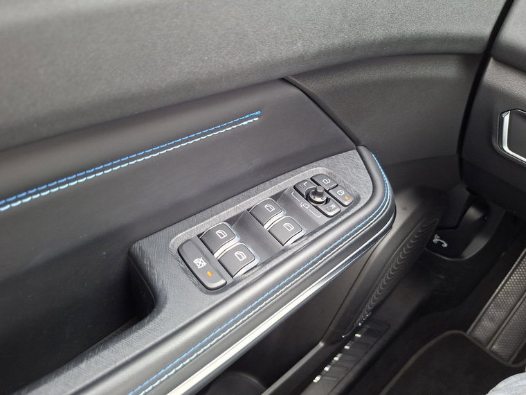 Vehicle Image 37