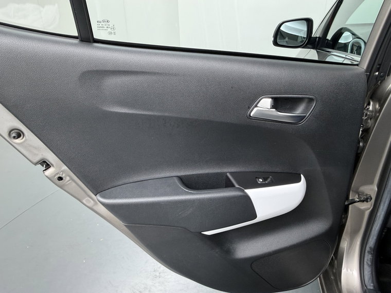 Vehicle Image 36