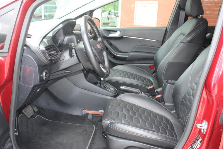 Vehicle Image 8