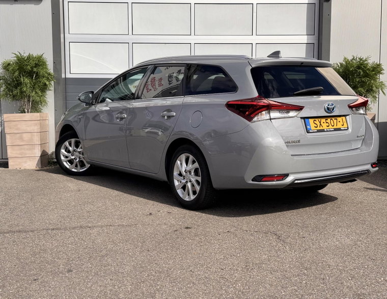 Vehicle Image 6
