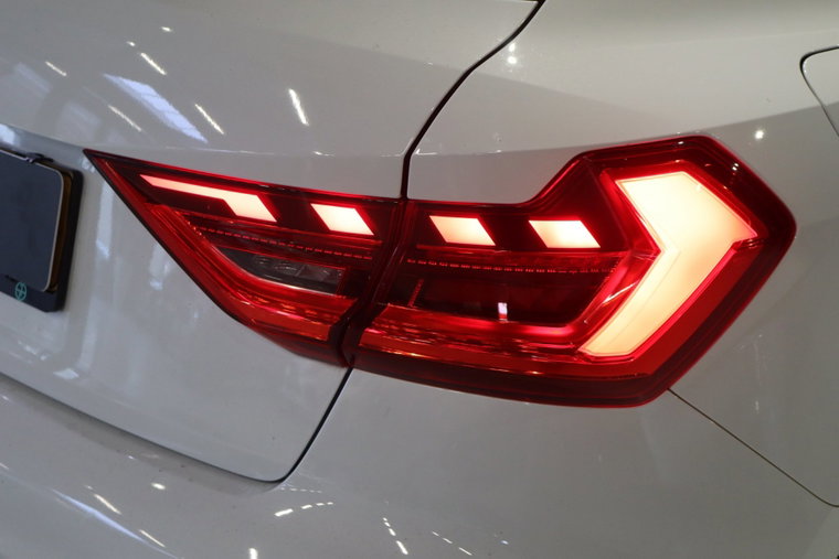 Vehicle Image 30