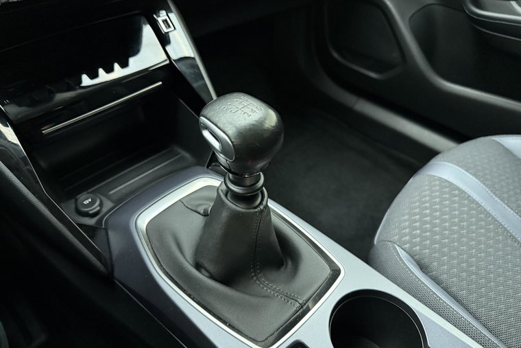 Vehicle Image 24