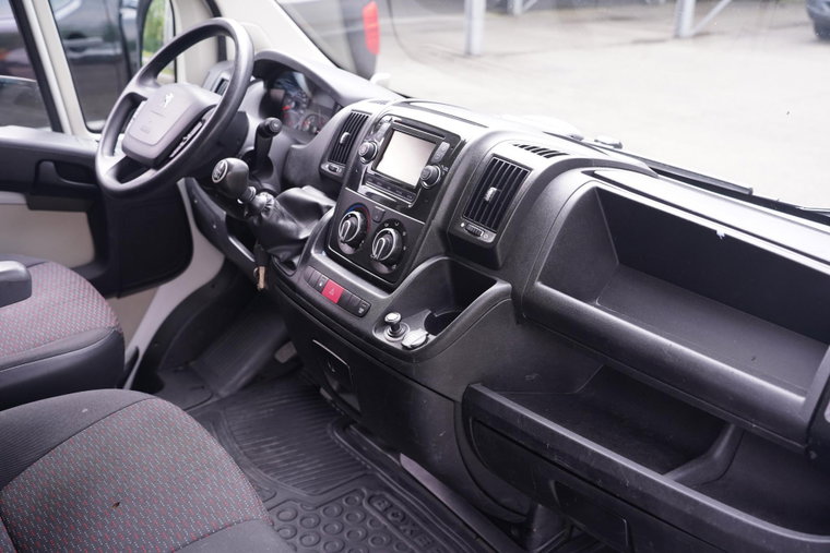 Vehicle Image 23