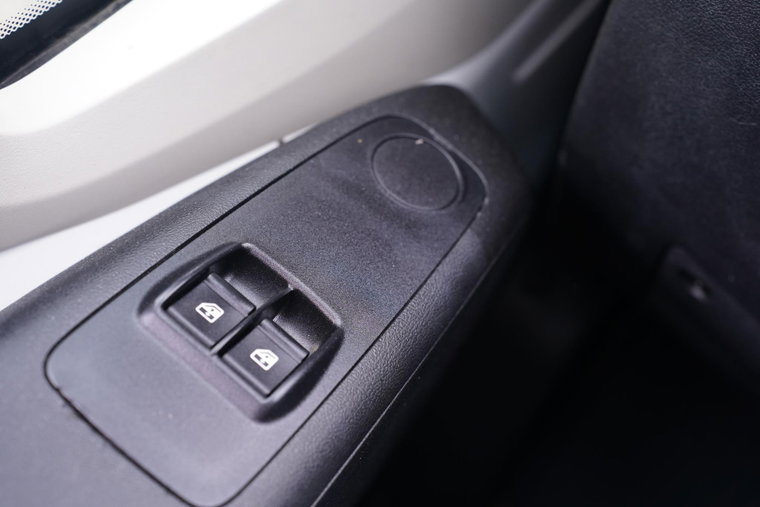 Vehicle Image 32