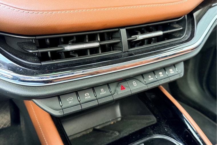 Vehicle Image 20