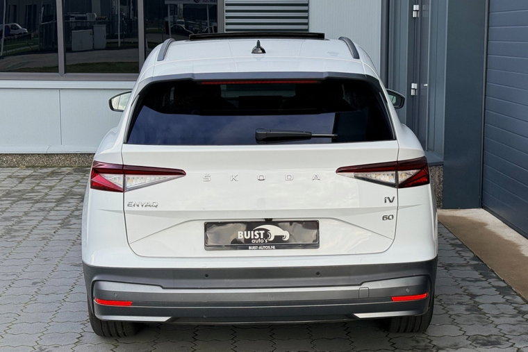 Vehicle Image 33