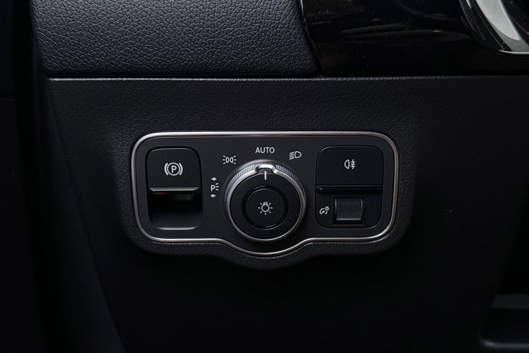 Vehicle Image 38