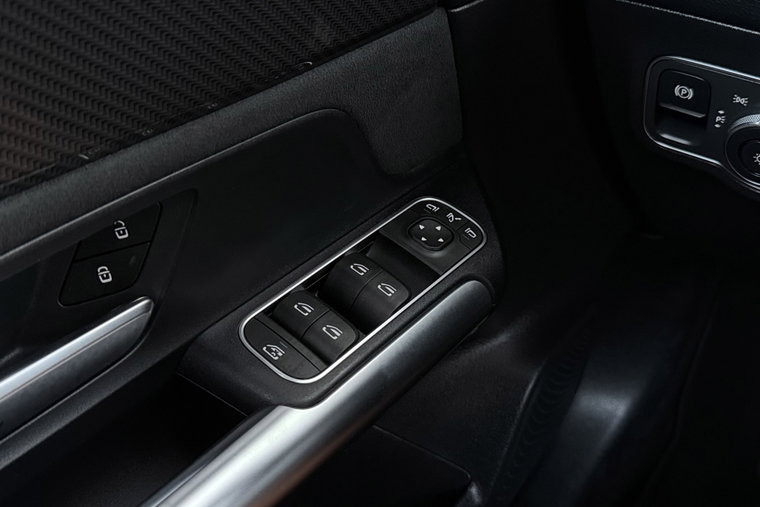 Vehicle Image 39
