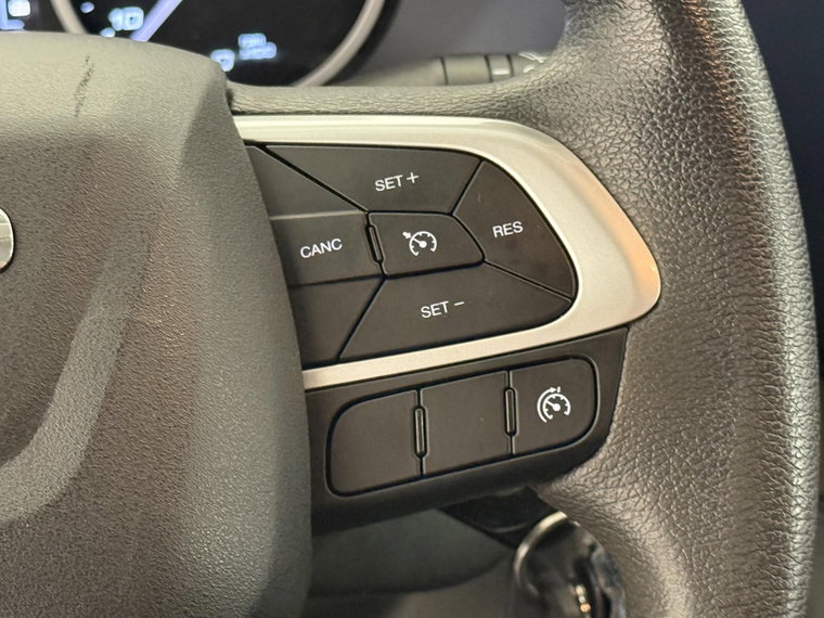 Vehicle Image 28