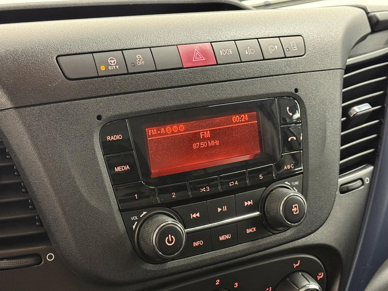 Vehicle Image 38