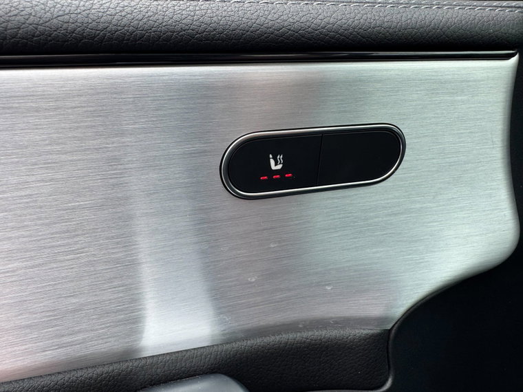 Vehicle Image 28