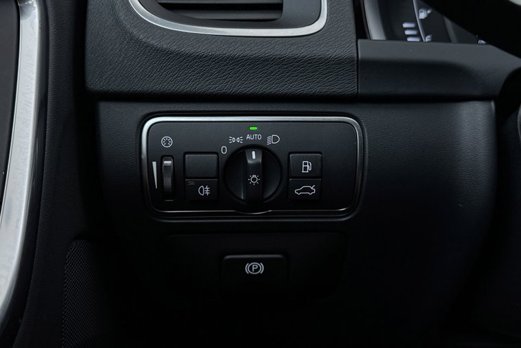 Vehicle Image 32