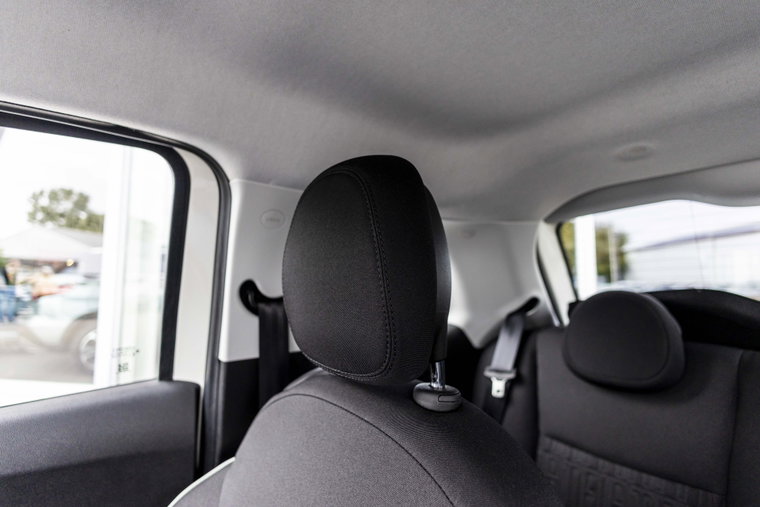 Vehicle Image 12