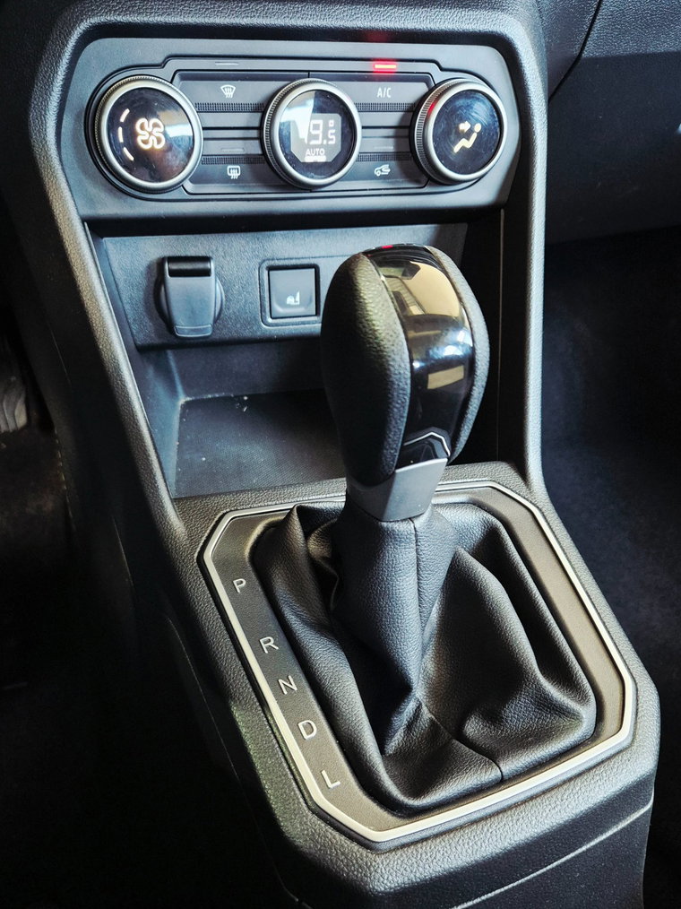 Vehicle Image 26