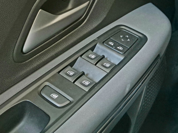 Vehicle Image 33