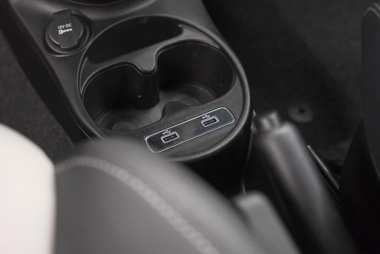 Vehicle Image 32