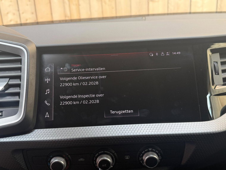 Vehicle Image 23