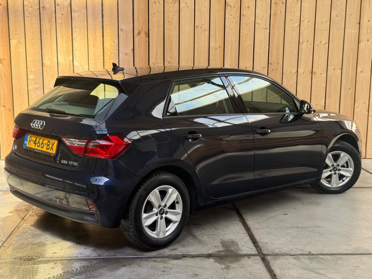Vehicle Image 35