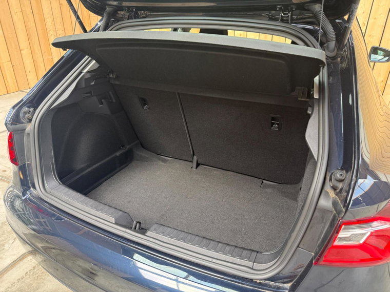 Vehicle Image 38