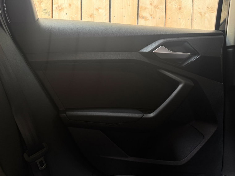 Vehicle Image 40