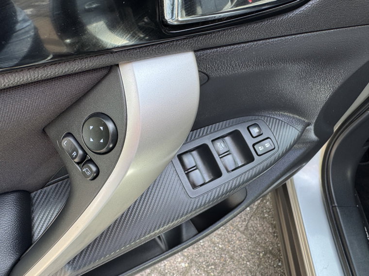 Vehicle Image 23