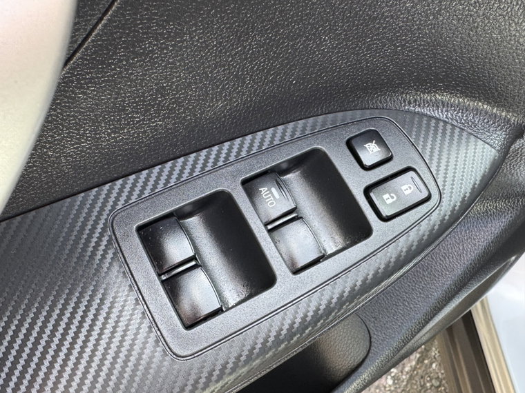 Vehicle Image 24