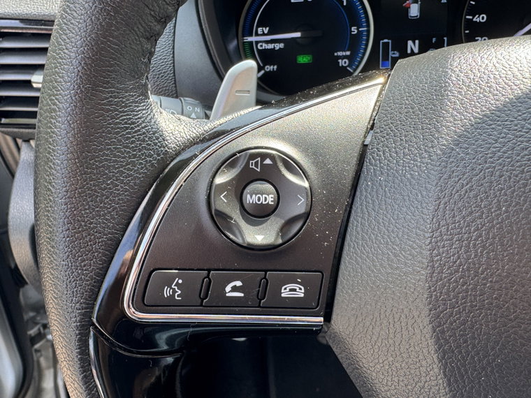 Vehicle Image 25